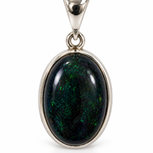 Pendentif en Opale Sombre aux Reflets Verts